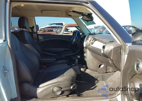 2012 Mini Cooper Clubman z USA, uszkodzony, nr VIN WMWZF3C56CT489146